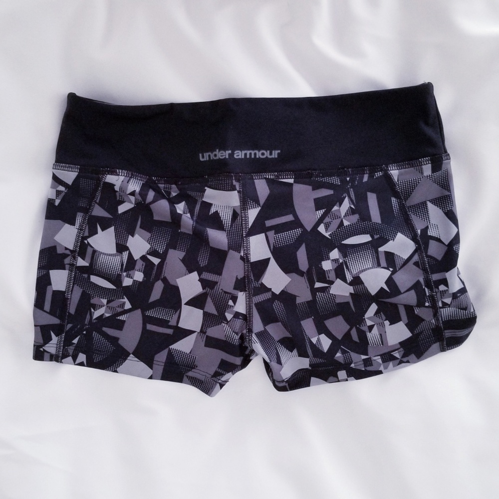 Small Under Armour 2.5" Shorty Grey Geometric